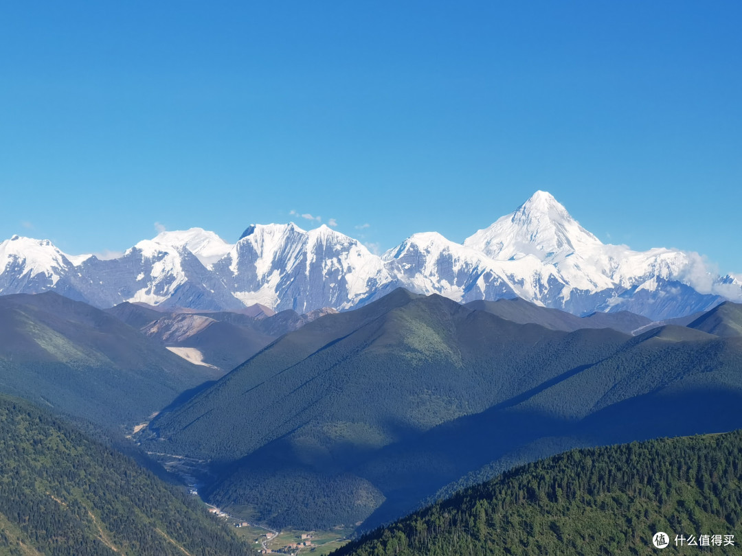 梅垛垭口:贡嘎山的壮丽全景