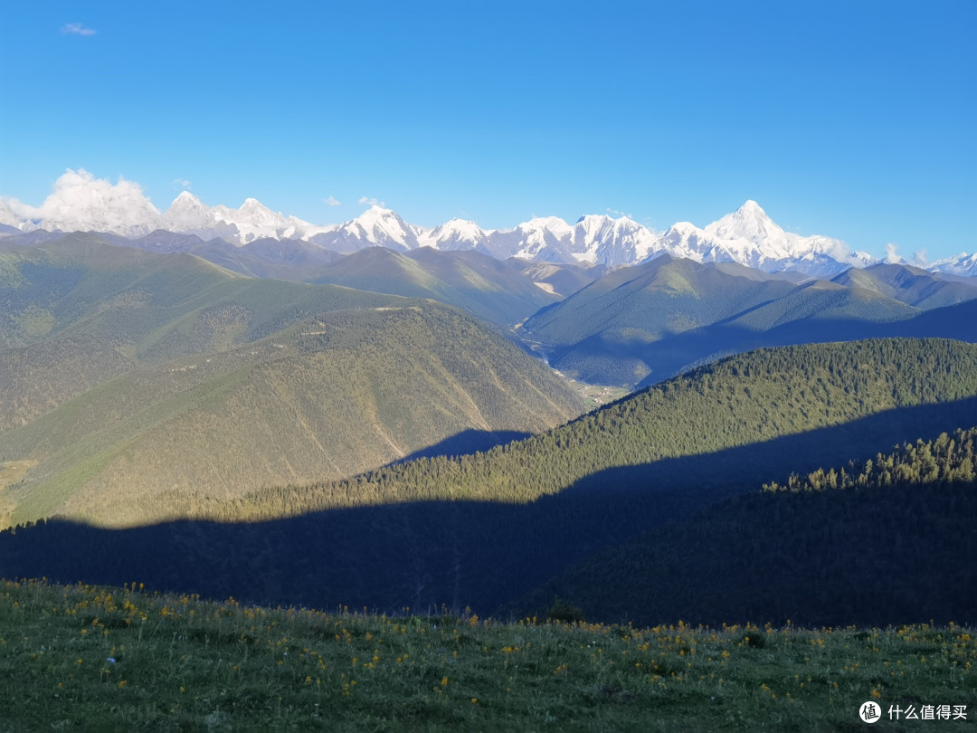 梅垛垭口:贡嘎山的壮丽全景