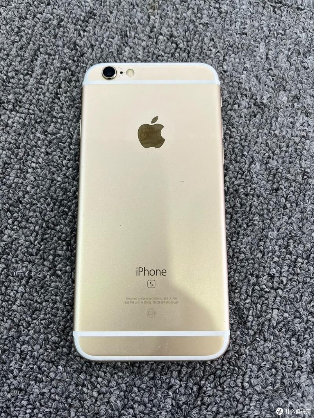 闲鱼“捡漏”奇遇记:300元买iPhone,200元淘绝版手办!