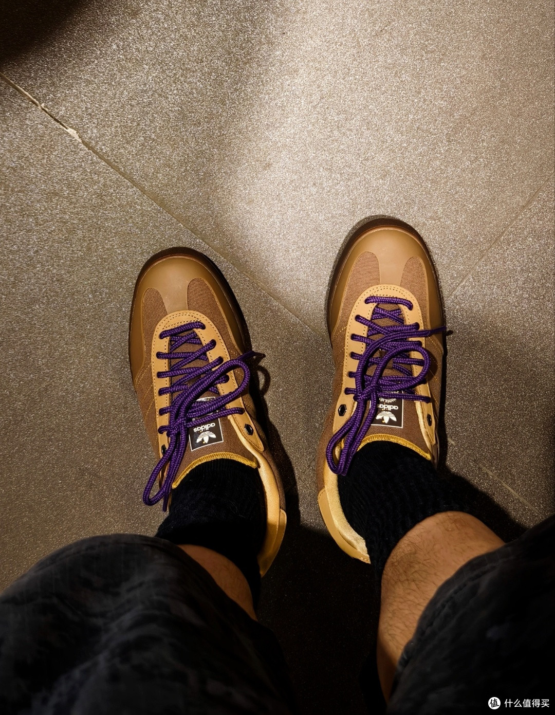 一双板鞋踏入秋日氛围感——adidas originals GAZELLE INDOOR棕色款