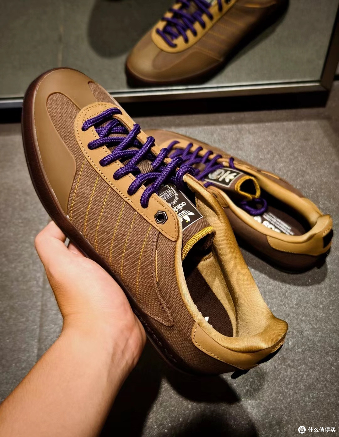 一双板鞋踏入秋日氛围感——adidas originals GAZELLE INDOOR棕色款