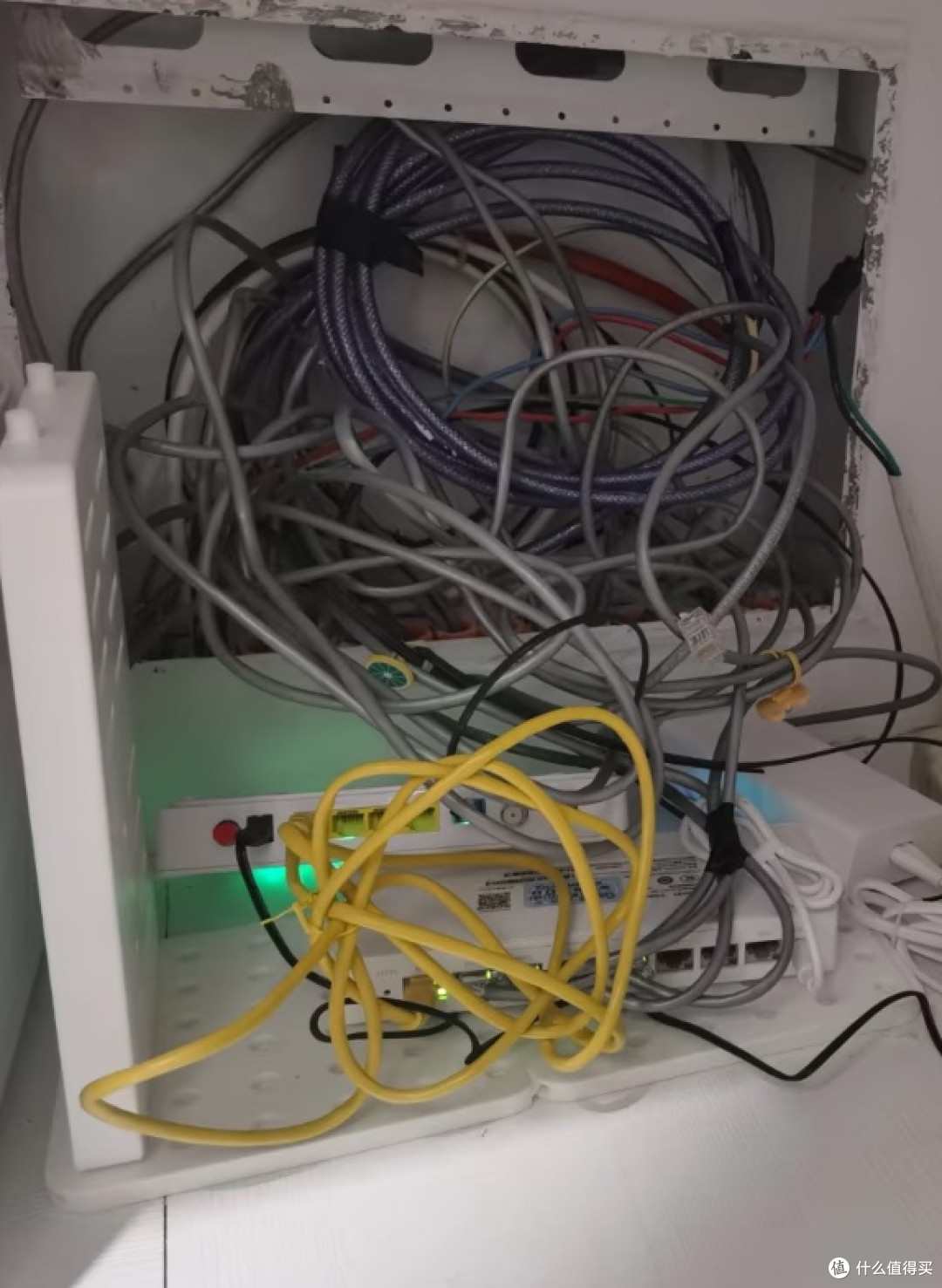 烦死了，断网维护，网线太乱拆开重新摆设一下，
