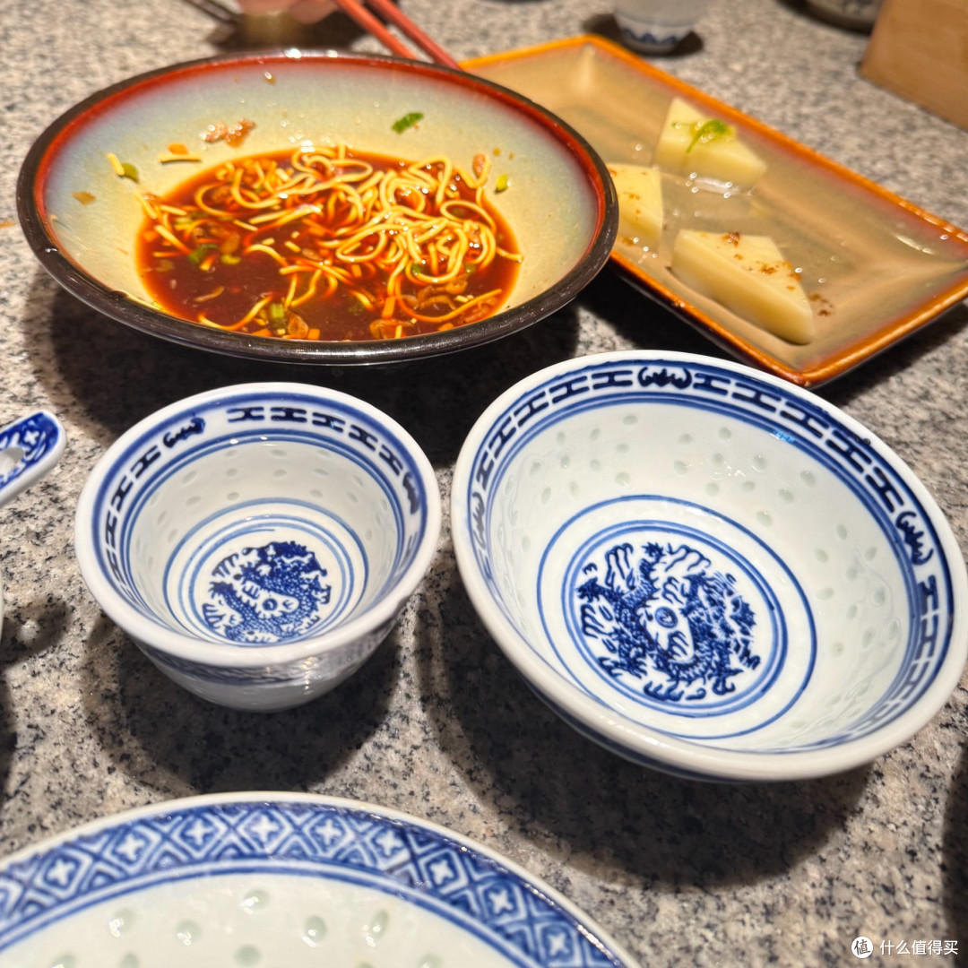一家人一起吃南京大排档