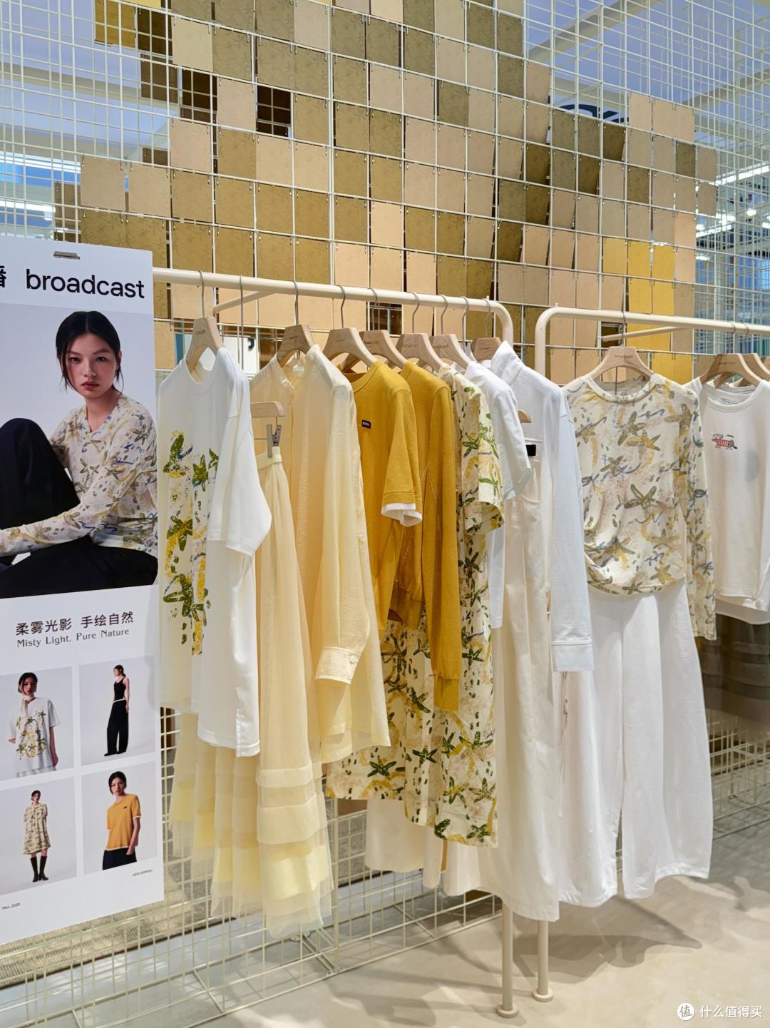 建议中年女人：衣服“买精不买杂”，这5个品牌不输香奈儿等大牌