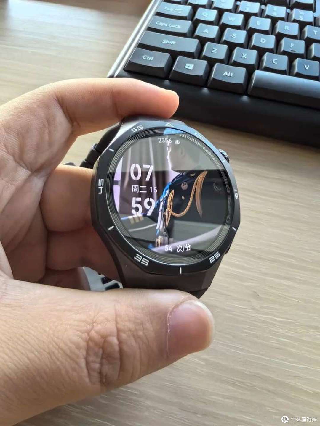 华为 WATCH 5 和 WATCH GT5 Pro 选哪个？