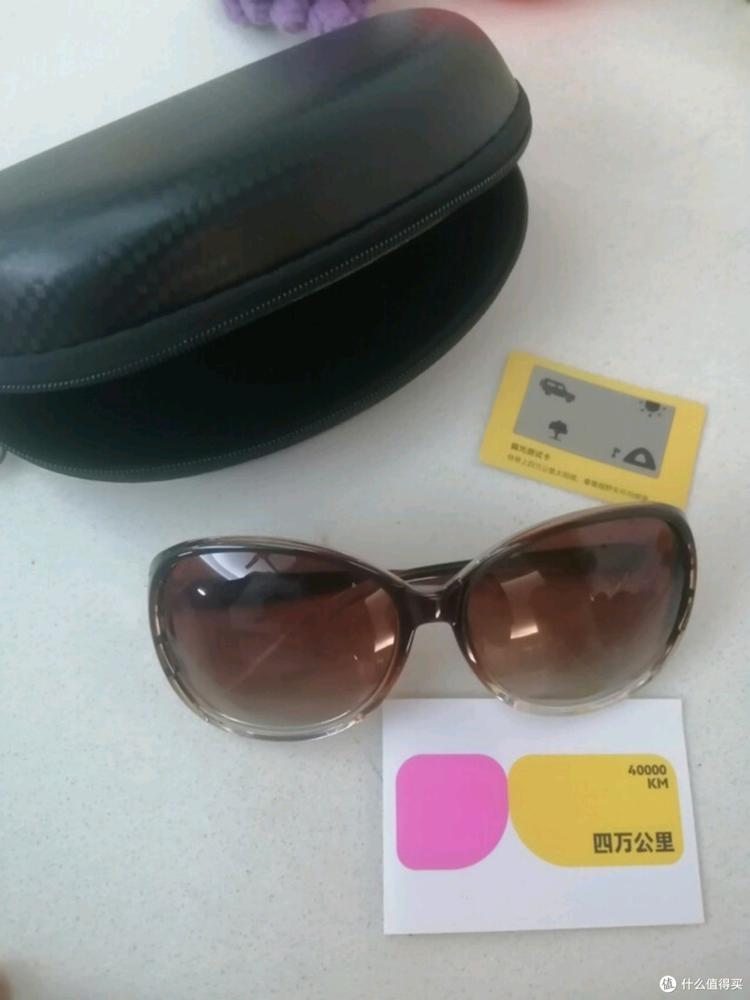 四万公里偏光太阳镜女式款测评:防晒、时尚与驾驶安全的三重守护