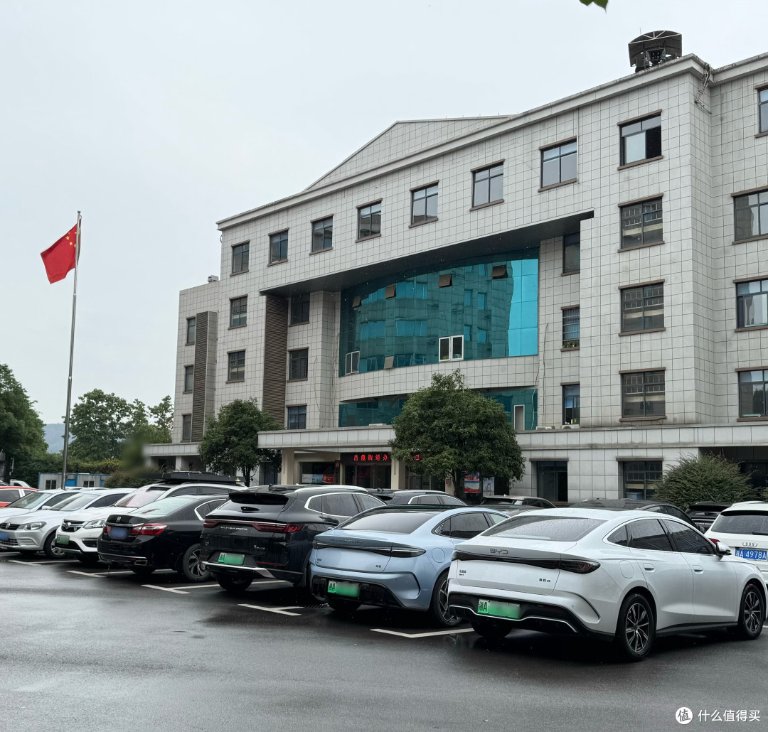 停车场里的三一定律 比亚迪已悄然扭转公务员购车风向