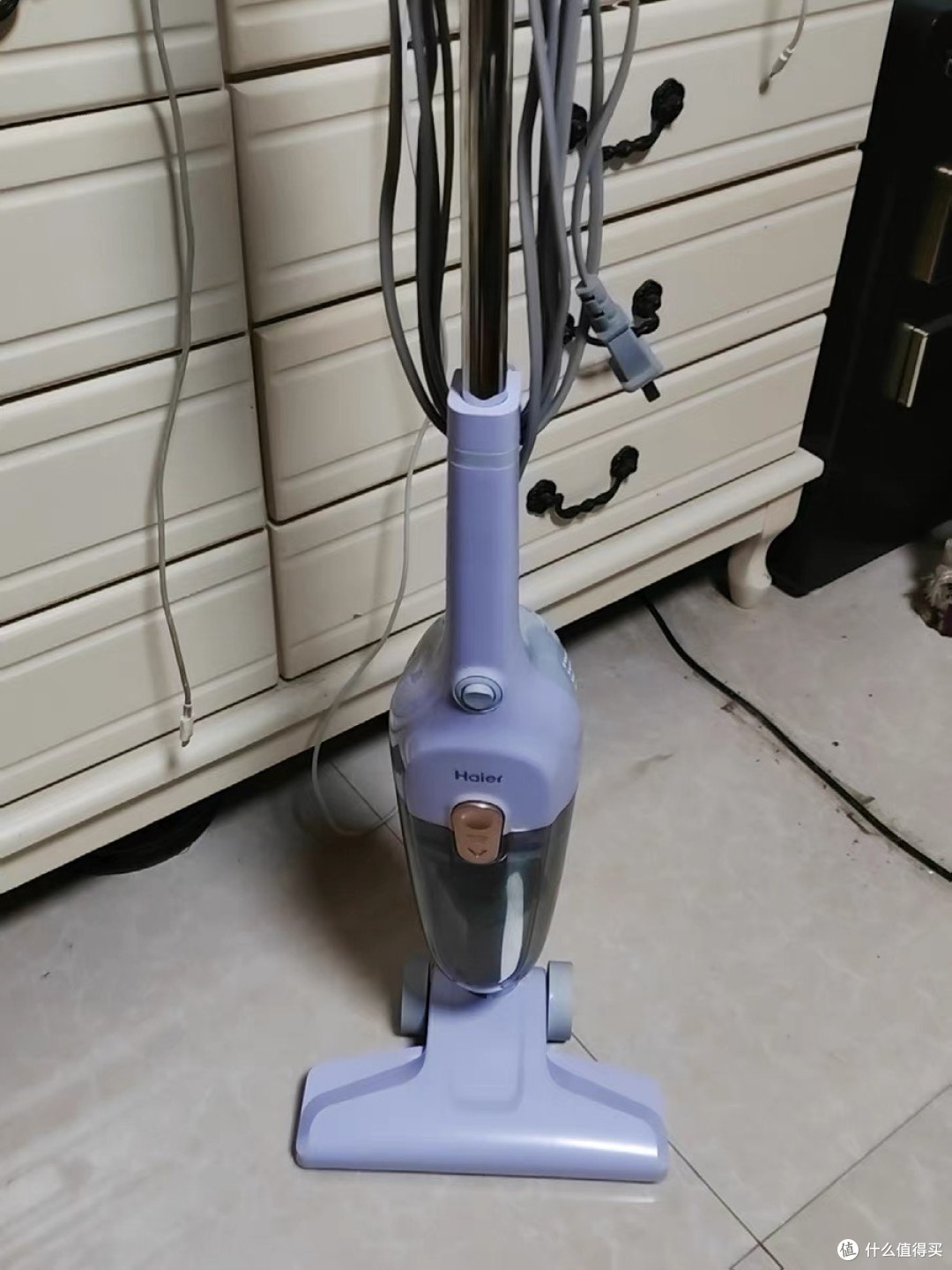 海尔吸尘器绿光显尘功能实用