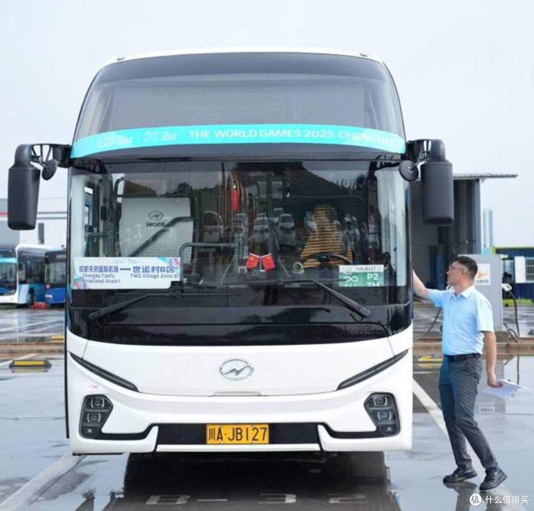 中国汽车服务新风采!超百辆苏州金龙客车护航2025成都世界运动会