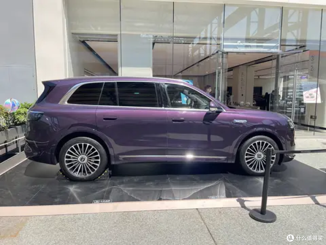 问界M8纯电版实车！预售37.8万起，最高续航705公里，8月上市