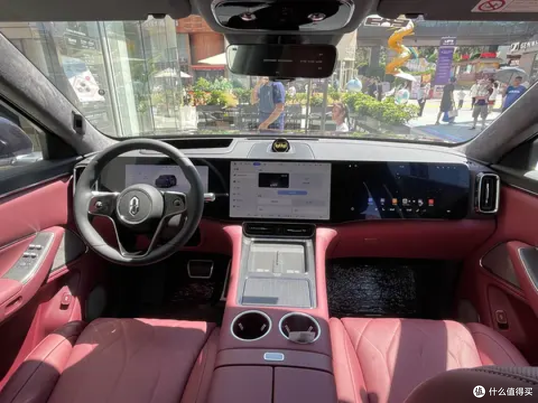问界M8纯电版实车！预售37.8万起，最高续航705公里，8月上市