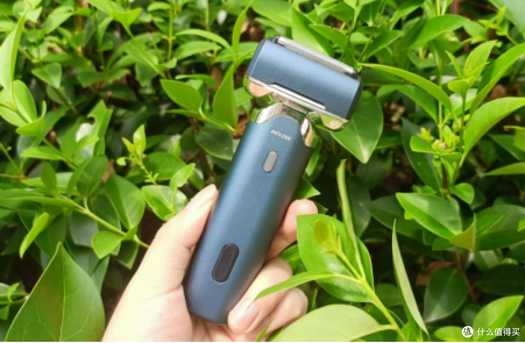 五刀头硬核出击,剃净胡茬零死角!未野MRX剃须刀测评