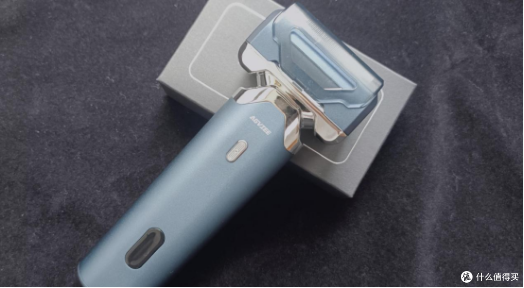 五刀头硬核出击,剃净胡茬零死角!未野MRX剃须刀测评