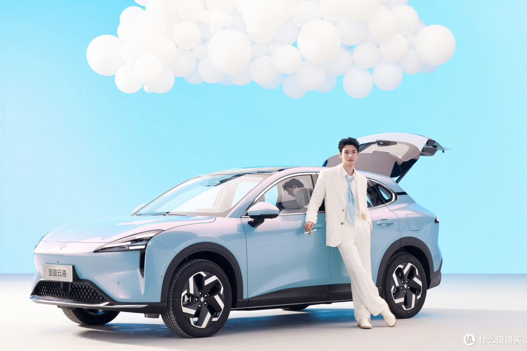 龚俊共创纯电SUV 宝骏云海俊雅蓝   8月14日上市