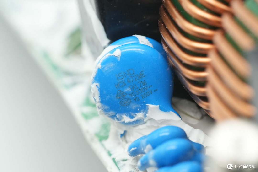 输出电流高达133A!比特大陆1600W算力电源拆解
