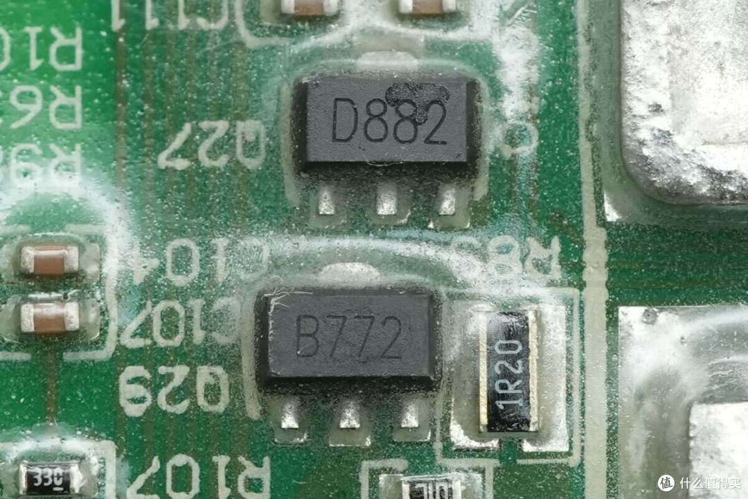 输出电流高达133A!比特大陆1600W算力电源拆解