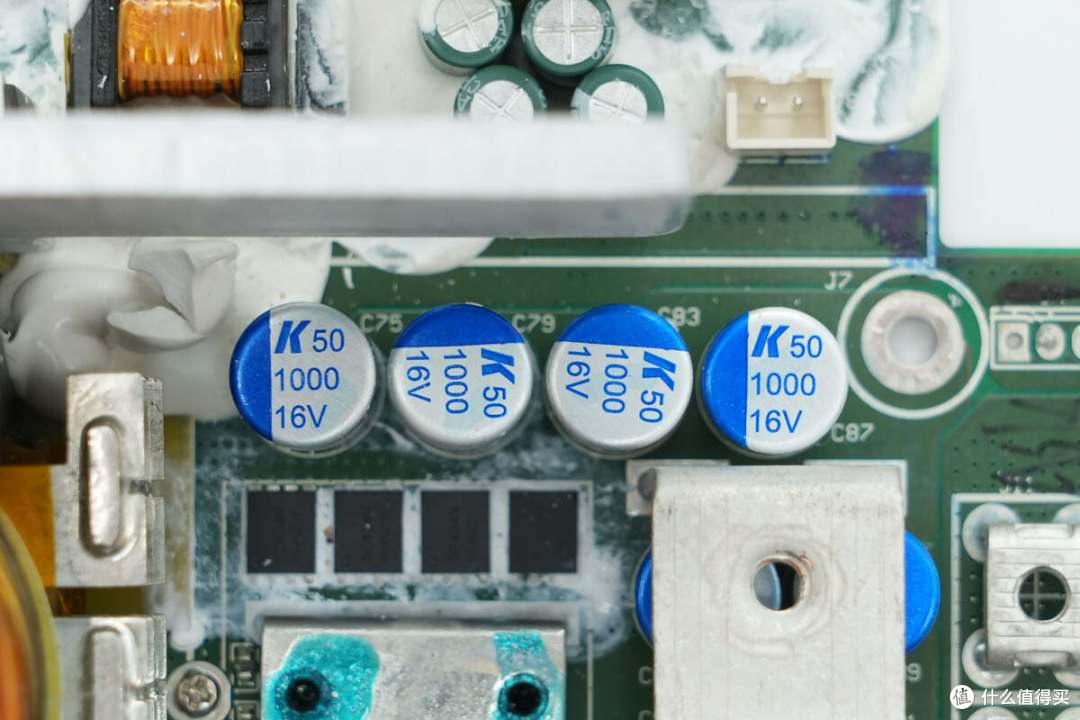 输出电流高达133A!比特大陆1600W算力电源拆解