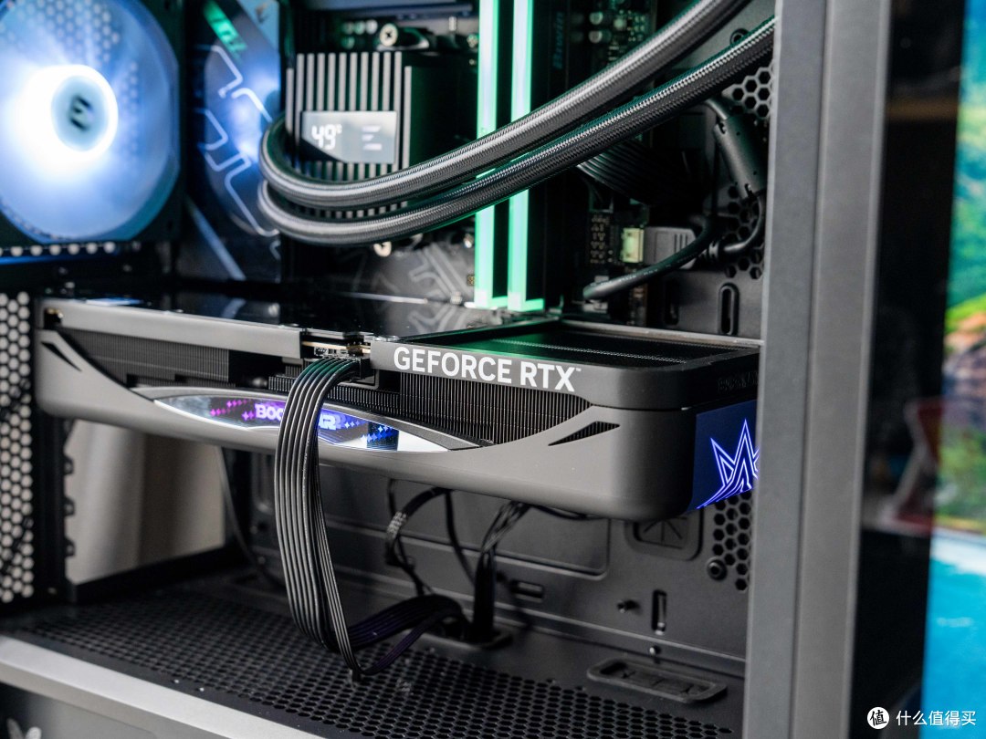 磁吸自由+纯黑美学:影驰RTX 5070 Ti 星曜 NOX OC显卡测评