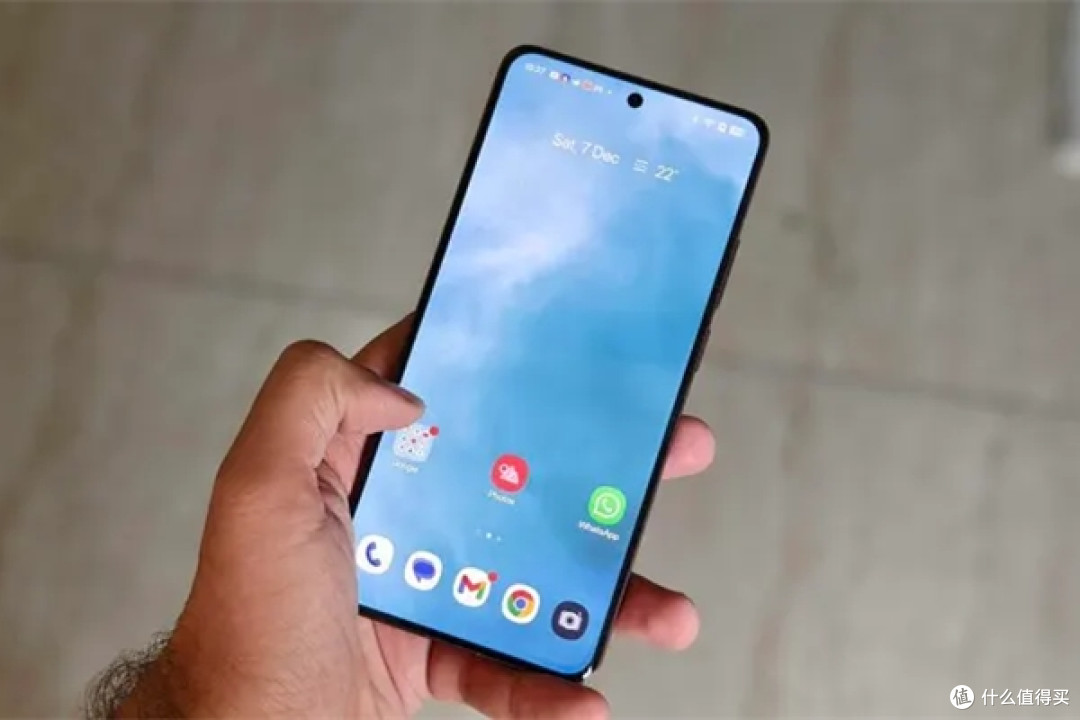 realme 真我 GT8 系列 10 月来袭,2K 直屏能否重塑旗舰标杆?