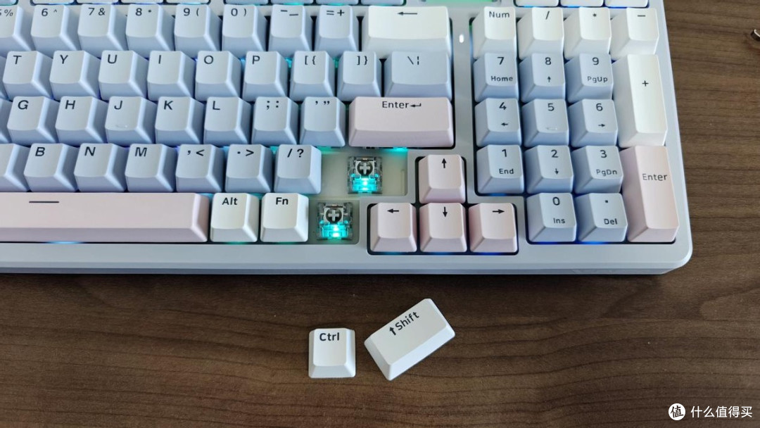 极致体验,性价比之选:雷柏V700 DIY-98 客制化机械键盘评测