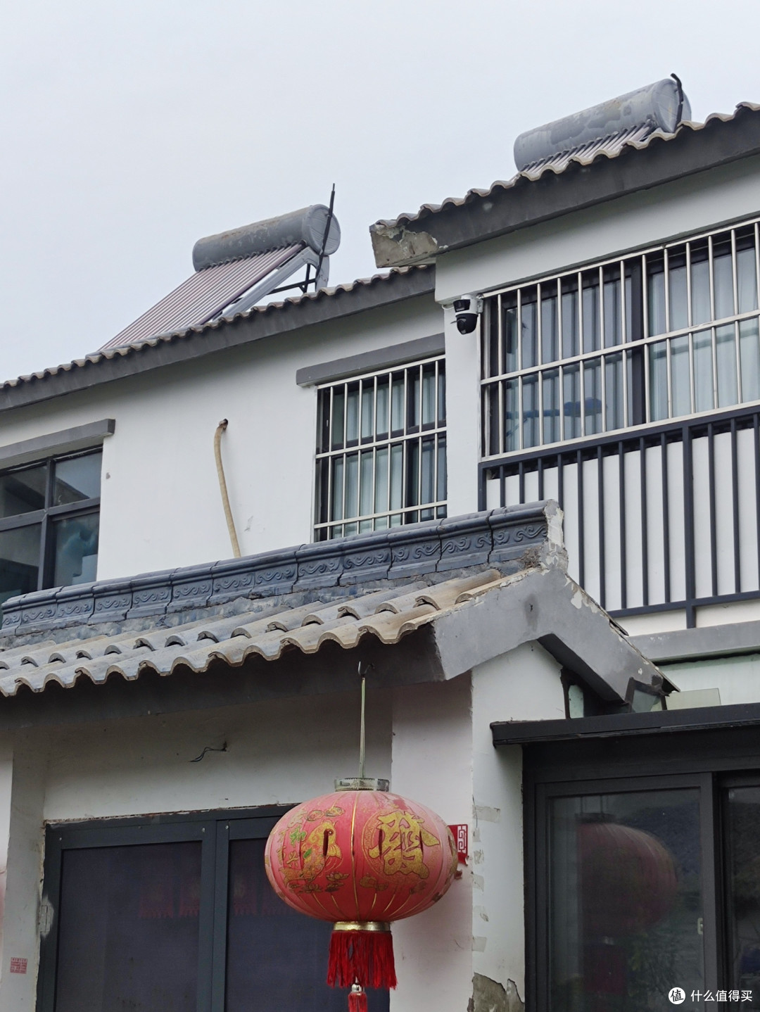 4mm对安装位置要求高，从空调分电出来，空调洞走12v线，所以还是比较美观