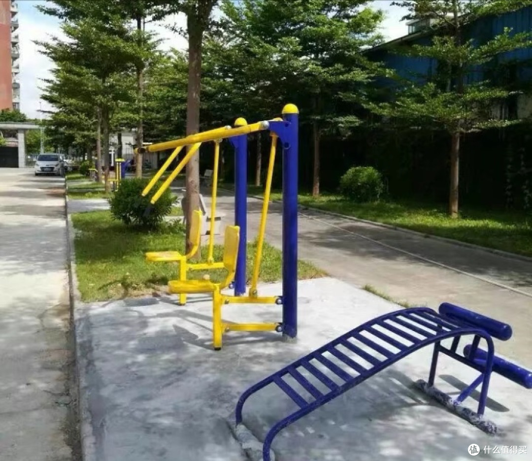 电养青年花式养生之自然疗法：如何利用公园的健身器材的来养生