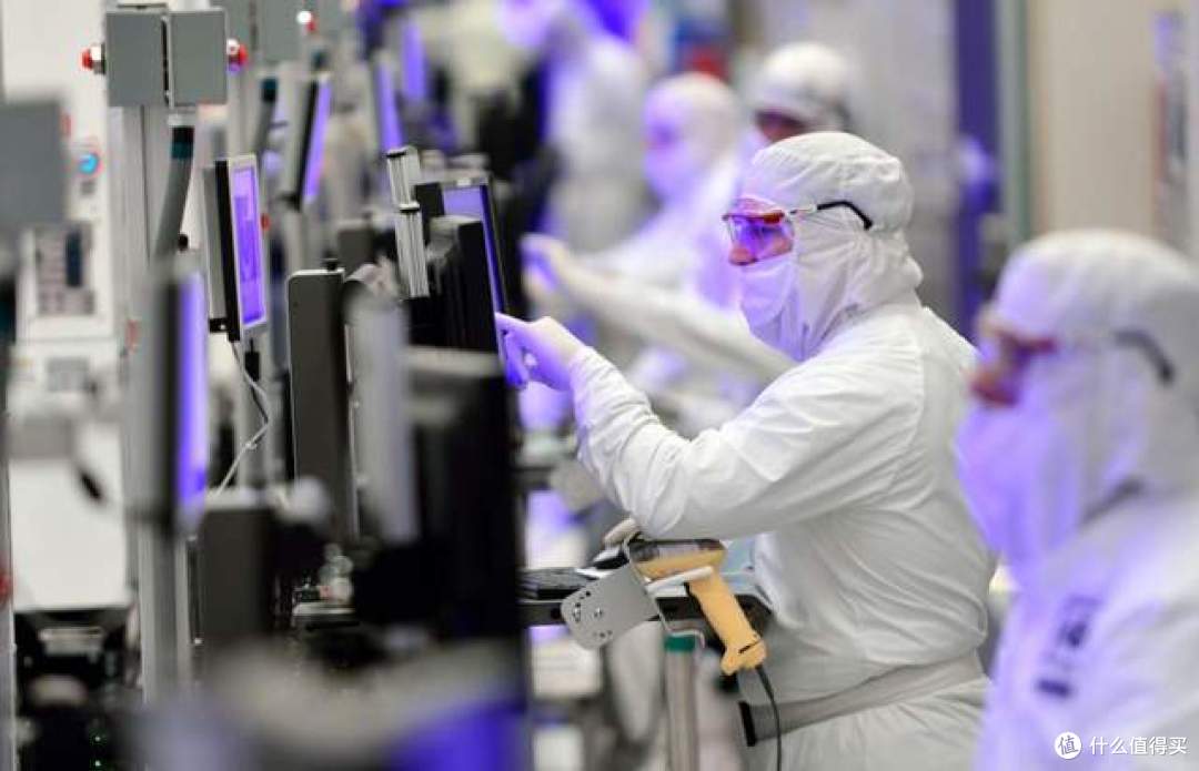 ASML最强EUV光刻机曝光,单次曝光5nm,售价超50亿元