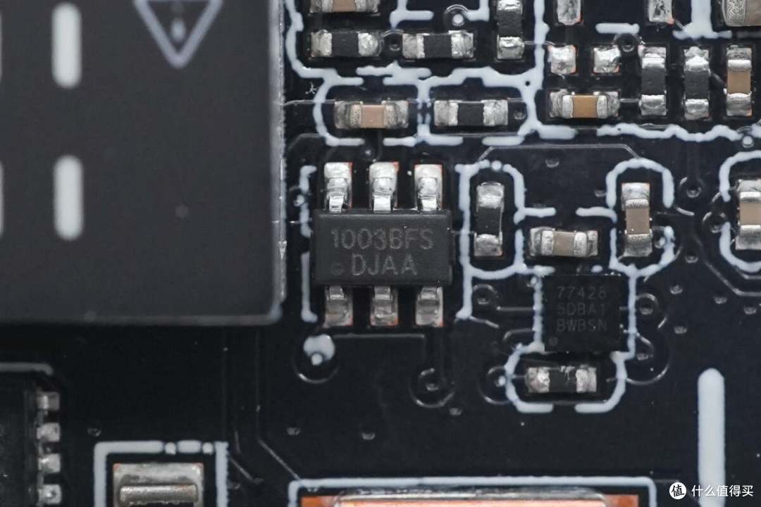 出门一个就够,小米33W 5000mAh三合一充电宝拆解