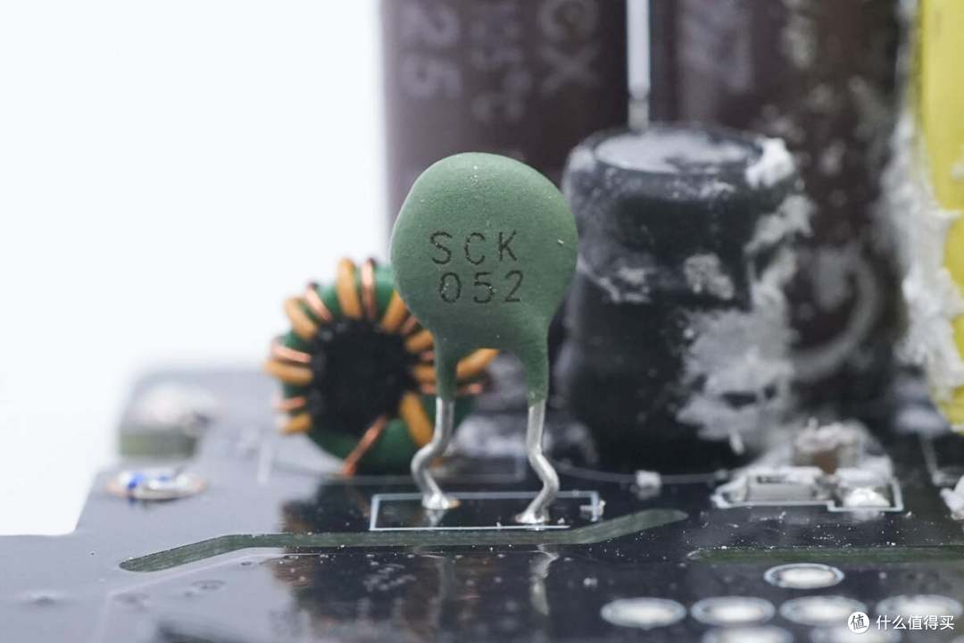 出门一个就够,小米33W 5000mAh三合一充电宝拆解