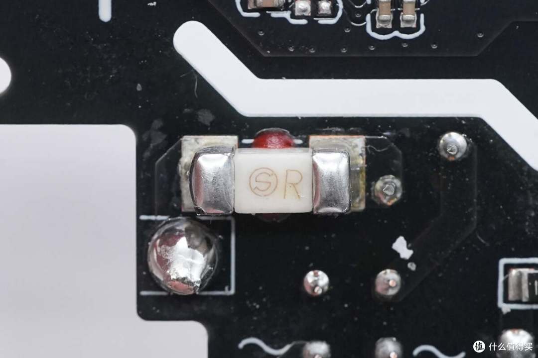 出门一个就够,小米33W 5000mAh三合一充电宝拆解