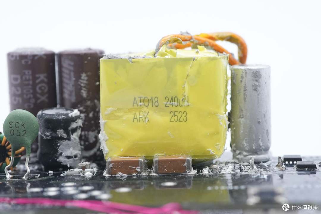 出门一个就够,小米33W 5000mAh三合一充电宝拆解