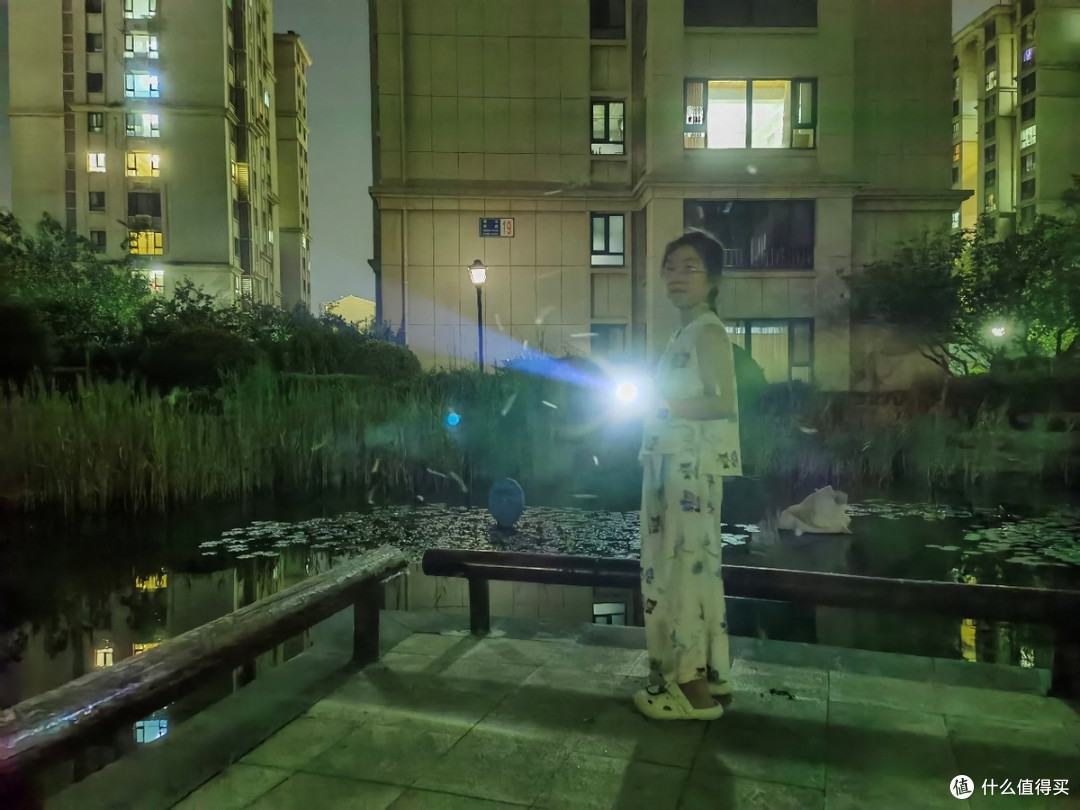 强光远射还能变焦,神火RX21手电筒,夜晚出玩好助手。