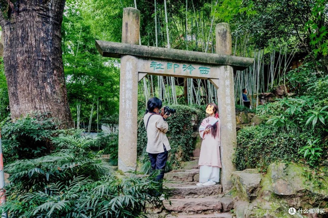 这座城市的8月是限定的!这里富贵迷人眼,没有人来了会不心动