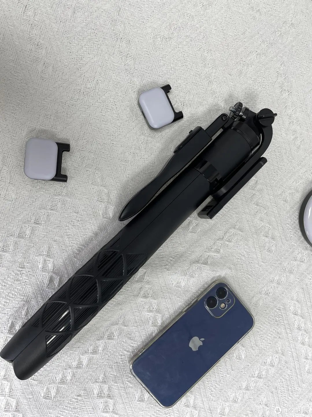 TA来了!靓点拍L16自拍杆拍照救场工具!轻松拍出高级美颜照