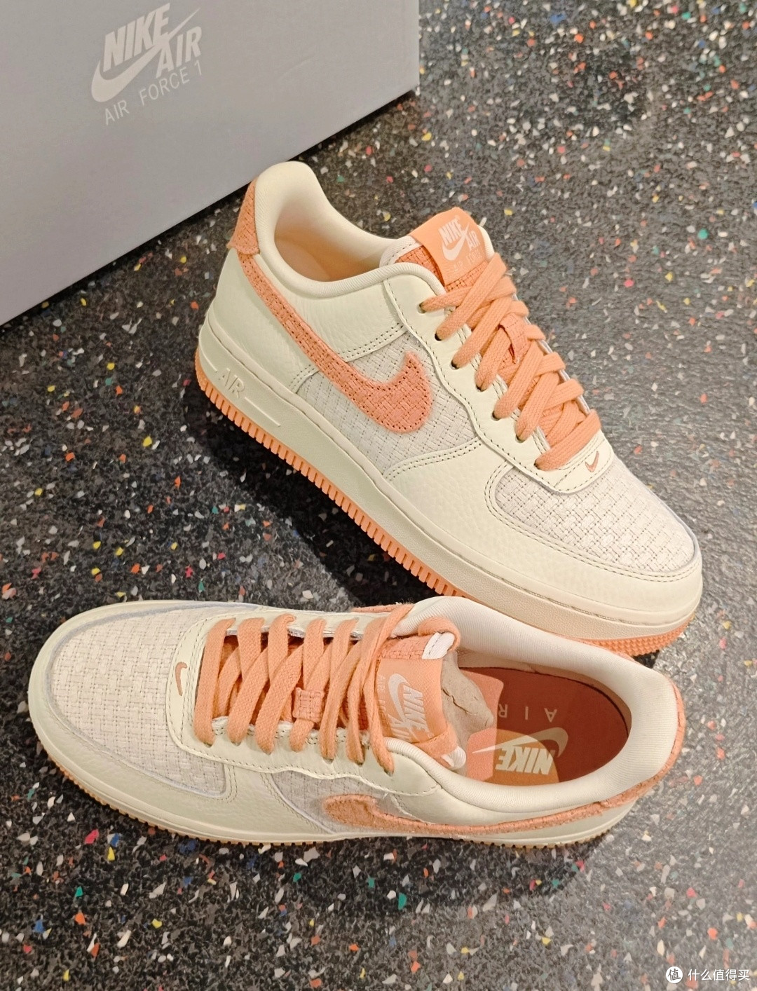 “奶茶”上脚是什么感觉?——Nike Air Force 1 '07 女款米色系开箱