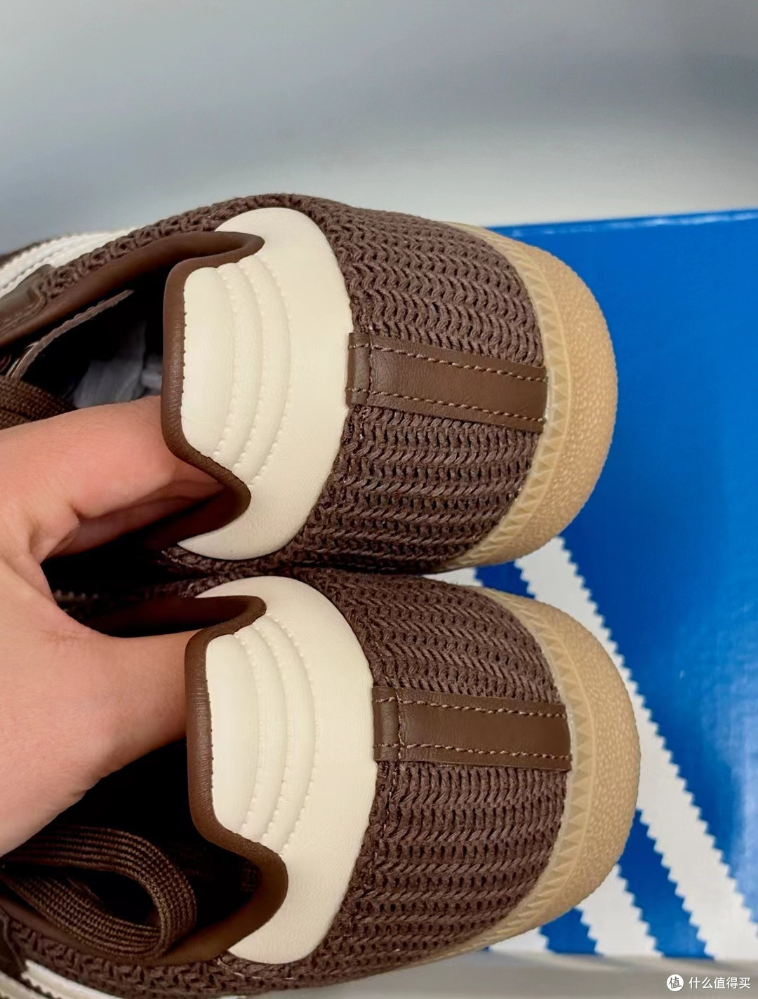 “这双 Samba 像把浓缩咖啡倒进奶油里”——adidas originals SAMBA OG 棕色 JI3184