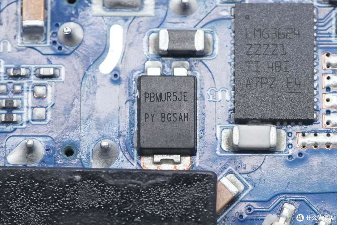 小米120W澎湃秒充+100W PD快充，酷态科10号超级电能充mini拆解