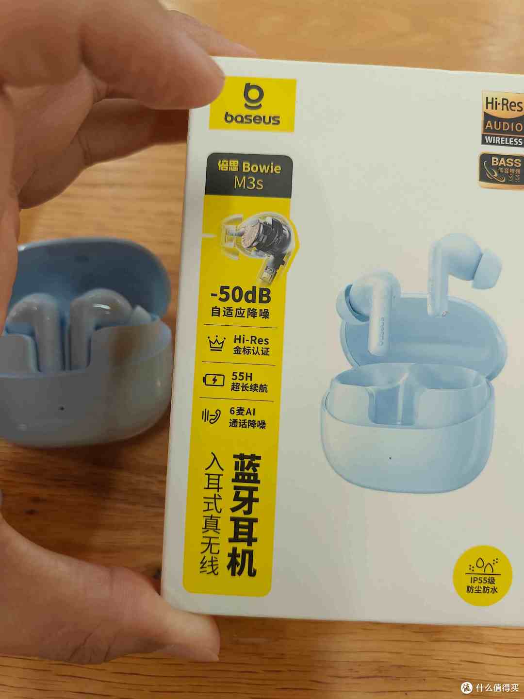 耳机一戴,噪音拜拜!地铁通勤,秒变包场自在~