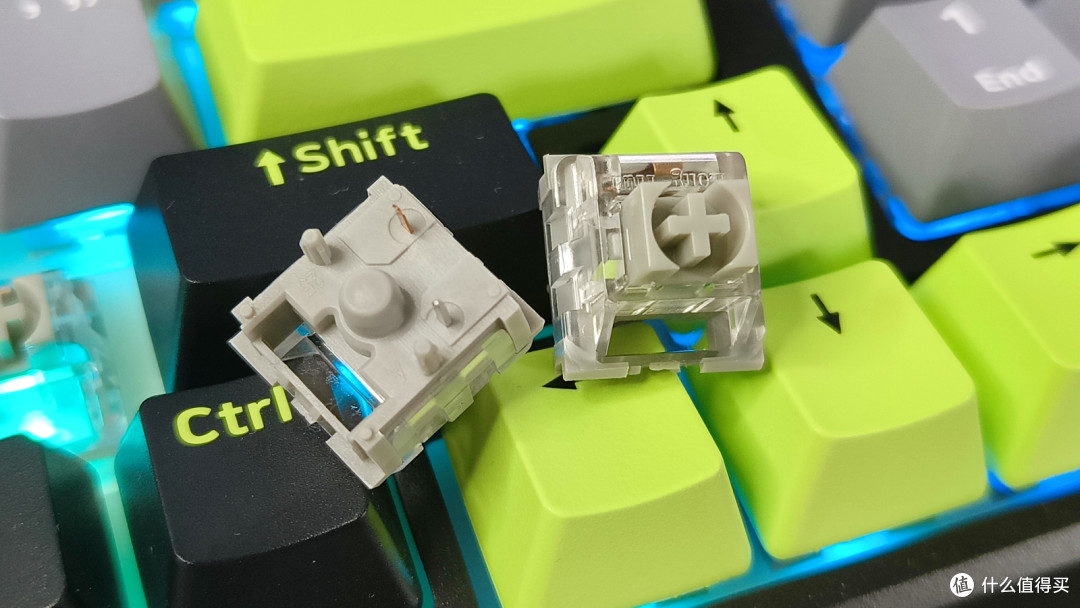 “超能六边形战士”：雷柏V700DIY-98键客制化多模机械键盘