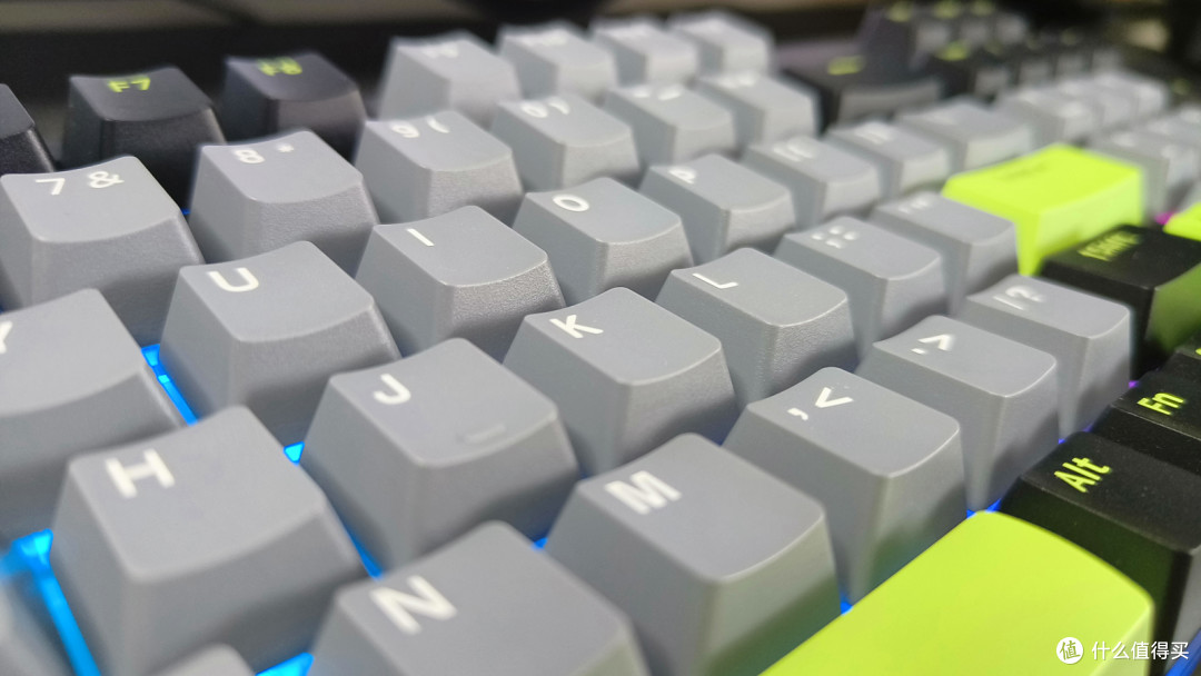 “超能六边形战士”：雷柏V700DIY-98键客制化多模机械键盘