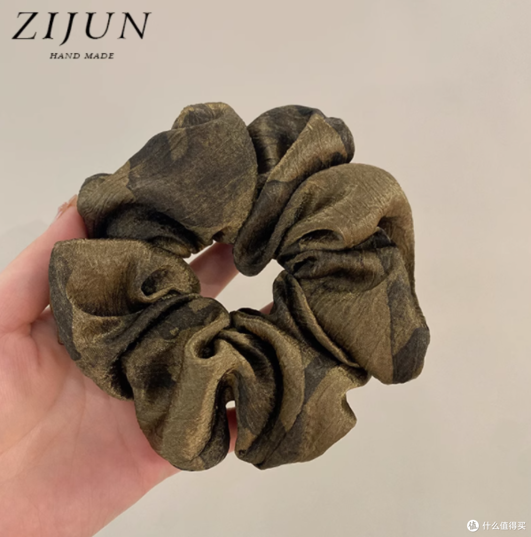 紫郡旗舰店复古亮丝褶皱大肠发圈,解锁你的多样魅力✨