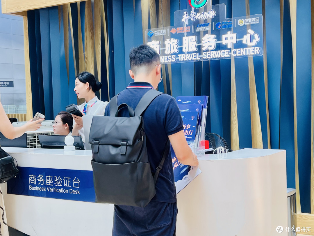通勤差旅时尚党锁死!地平线8号无界背包,立体廓形打造行走艺术