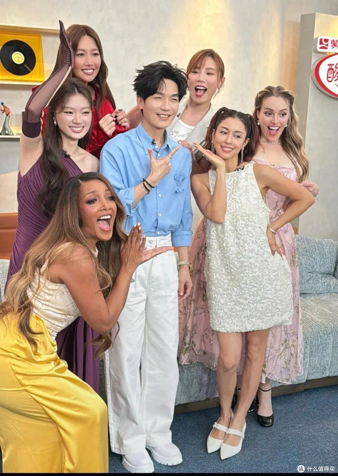 23岁单依纯的房子火了,一人生活,打扮随意,专注音乐,必须晒晒