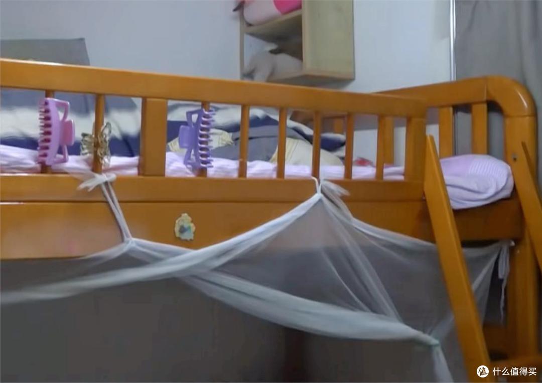 香港一单亲母女火了,蜗居5㎡小屋,连窗户都没有,一住就是十年