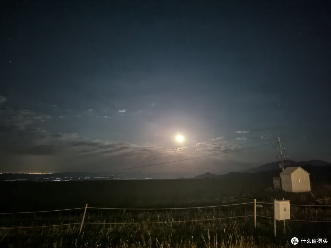 今晚山里的夜空美得无法形容