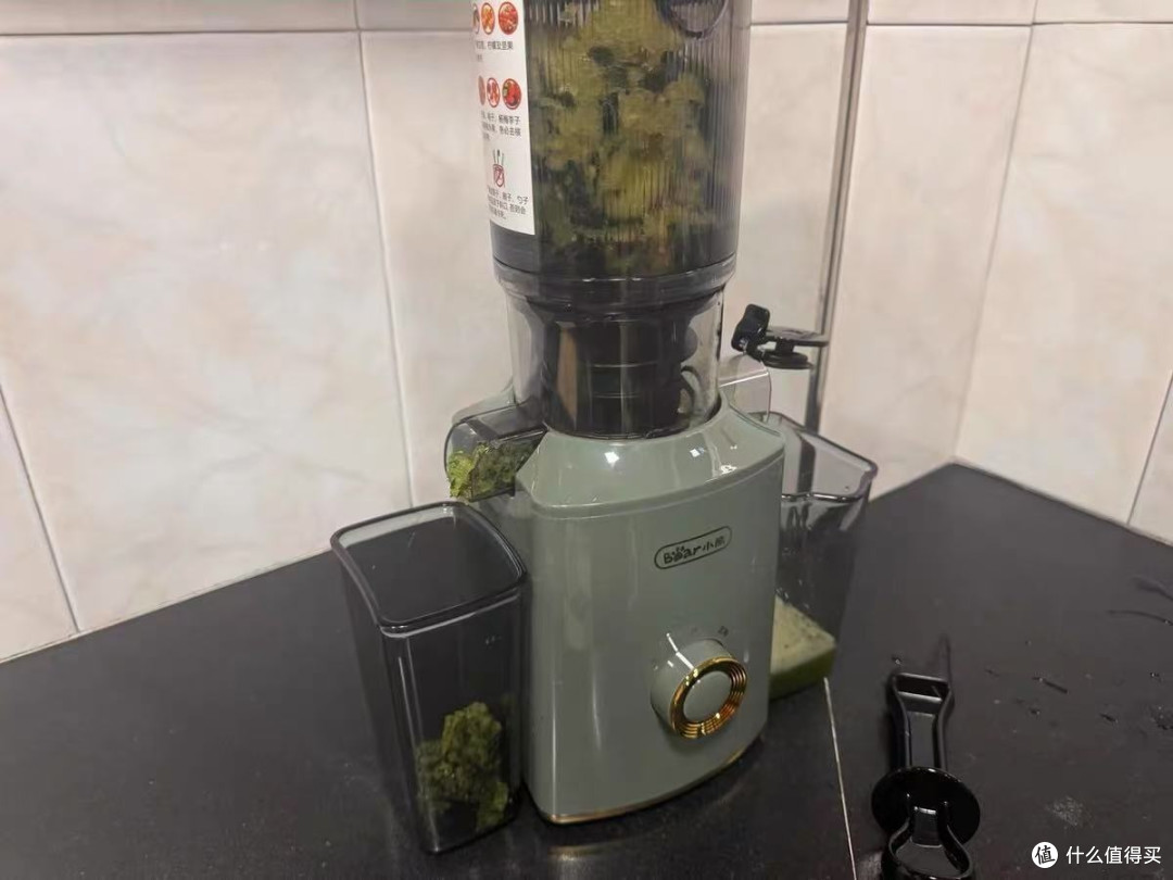 轻松榨汁,小熊榨汁机操作简单