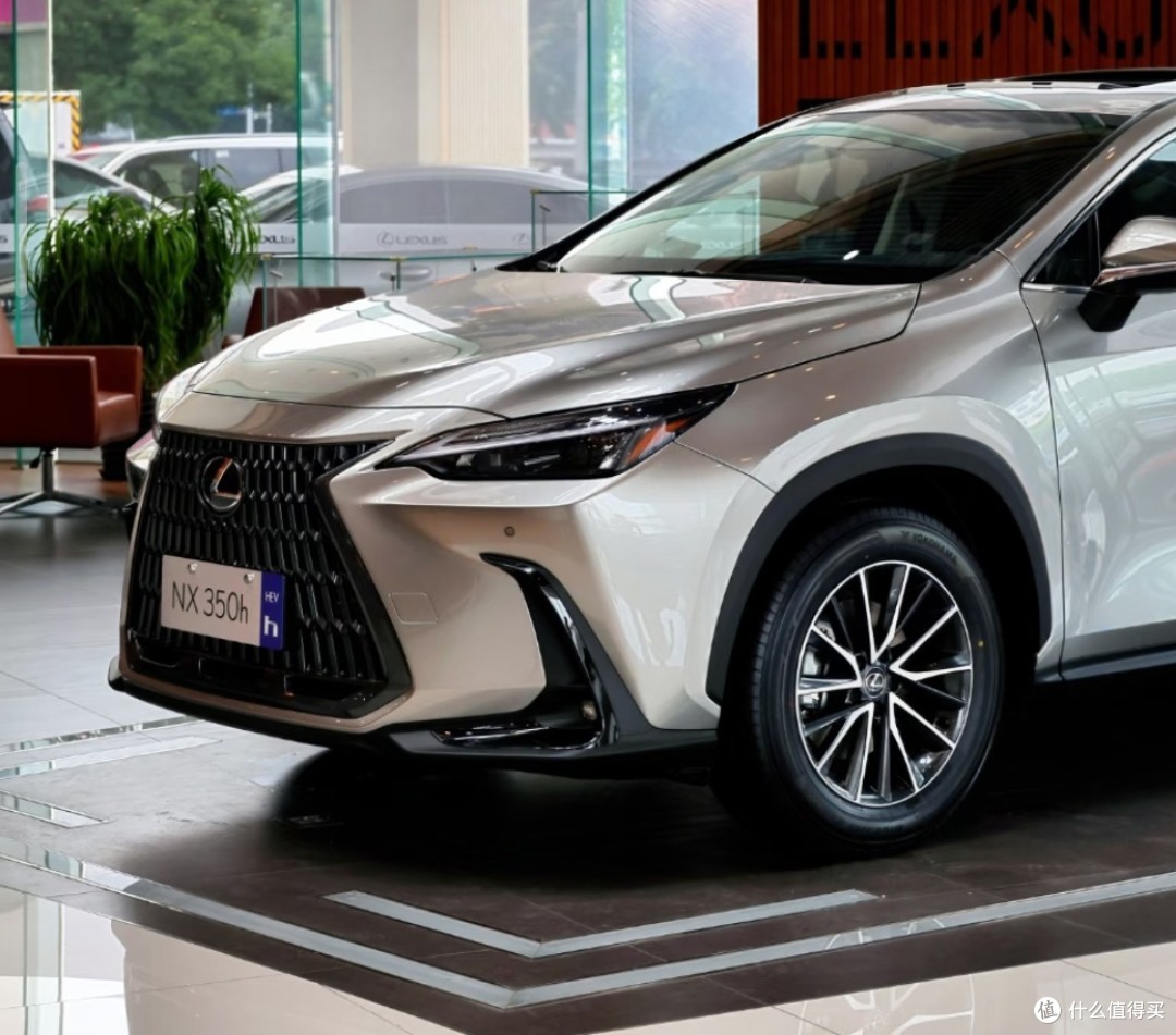 雷克萨斯NX350h智驾实测!新手真的能靠它秒变老司机?