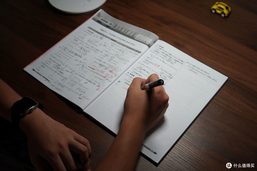 13项黑科技加持，适合学生使用的护眼神器——书客L1护眼台灯