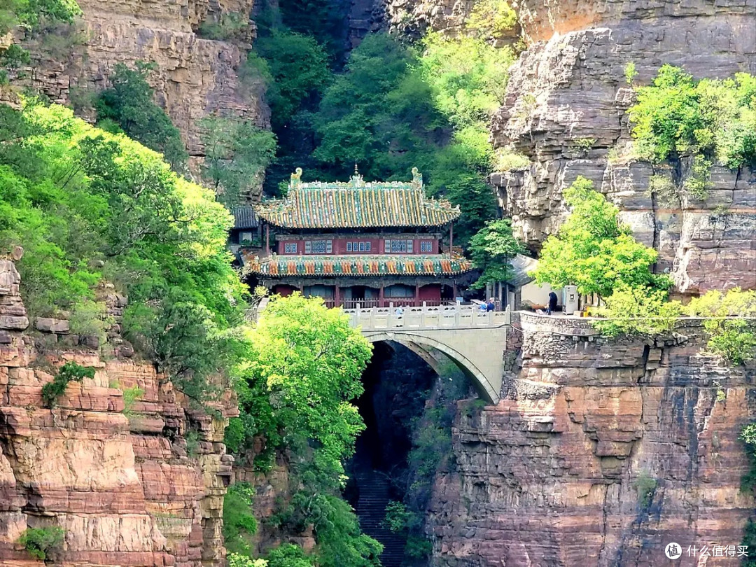 带娃爬苍岩山:亲子锻炼之旅