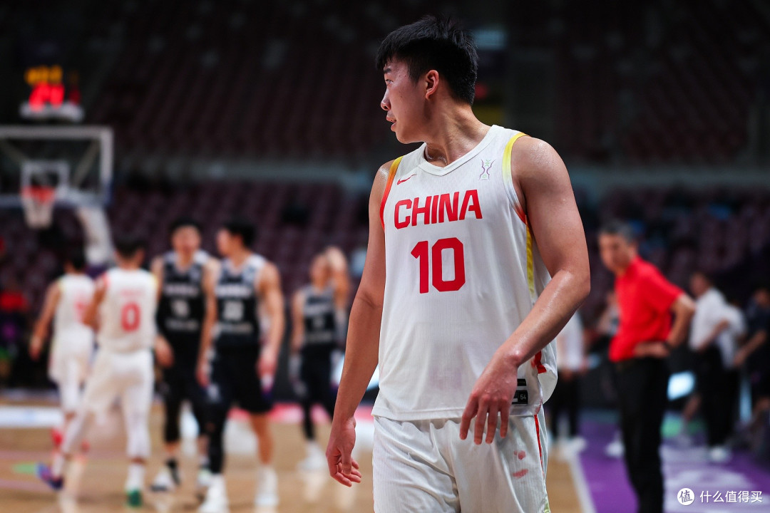 王俊杰:中国男篮锋线新希望,从校园走向国际赛场的闪耀新星